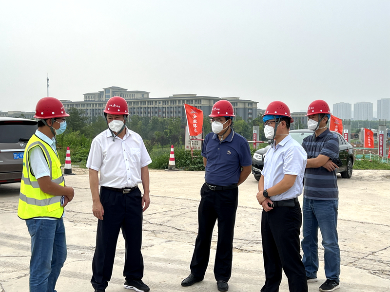 蚌埠市委常委、市委秘書長、懷遠(yuǎn)縣委書記王慶武到G206-03標(biāo)項(xiàng)目調(diào)研指導(dǎo)工作